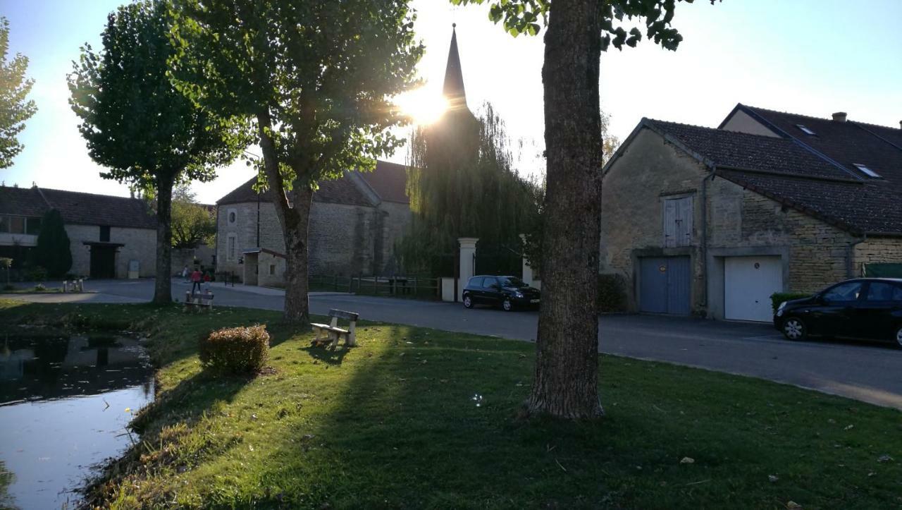Chez Twiggy - Guesthouse Vintage A Prenois エクステリア 写真